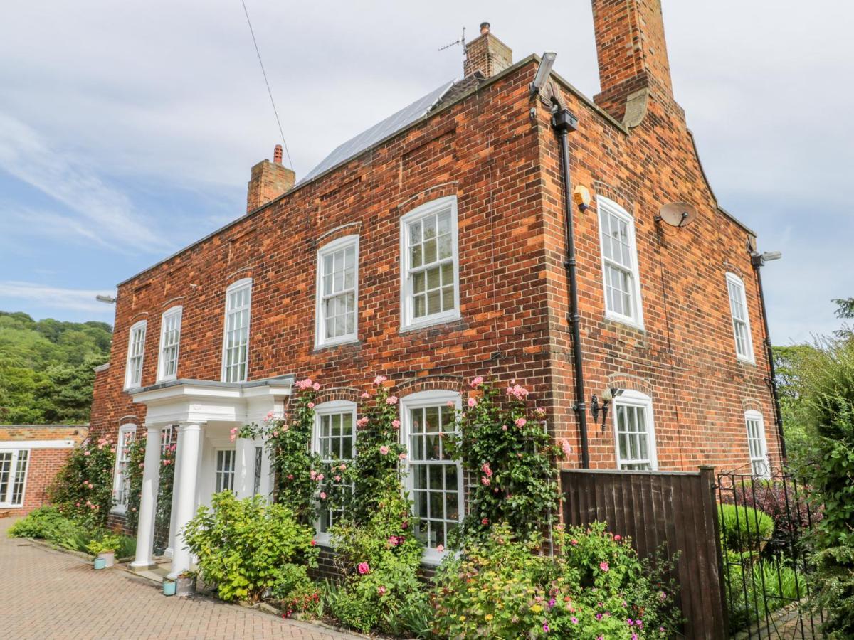 The Manor House Villa Scarborough Bagian luar foto