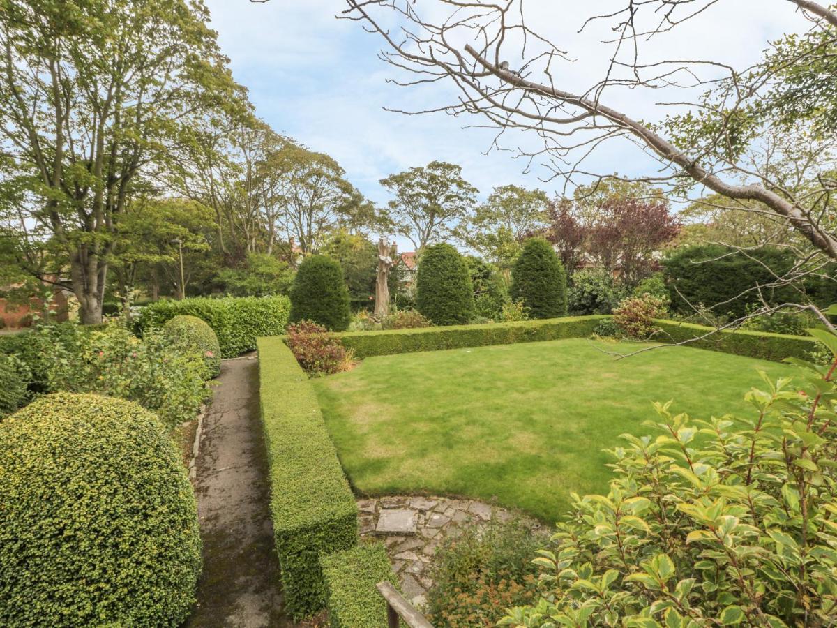 The Manor House Villa Scarborough Bagian luar foto
